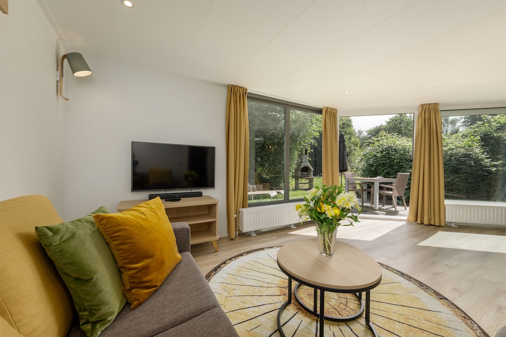 Deluxe Cottage, 1 Bedroom (VIP)