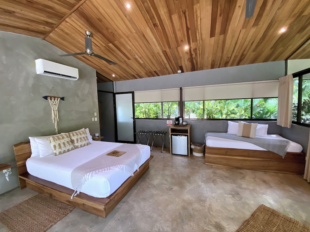 Room, Multiple Beds, Refrigerator, Garden View (Coqui)