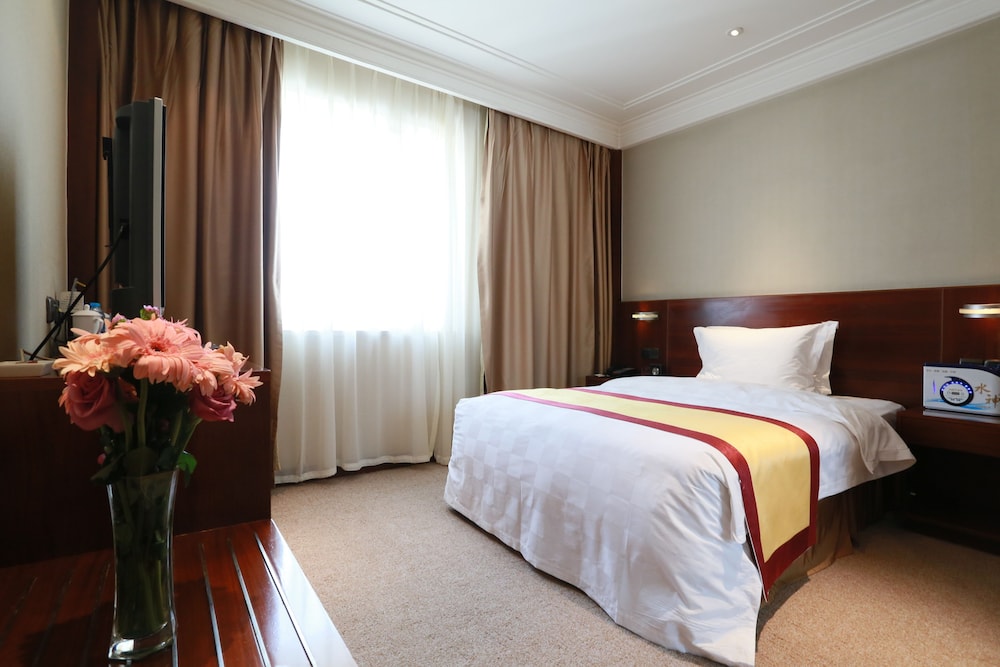 Economy Suite, 1 Bedroom, Private Bathroom, City View