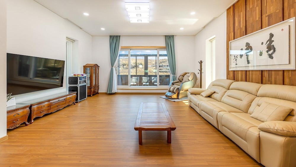 Basic Room, 3 Bedrooms (dogchae)