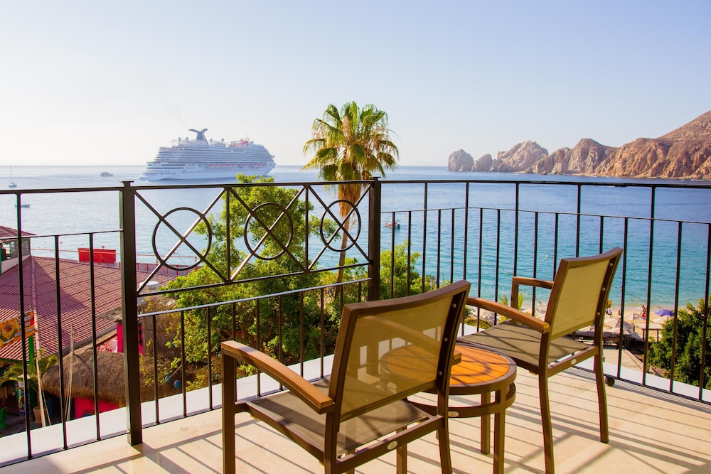 One Bedroom Plus 2 Baths All Inclusive