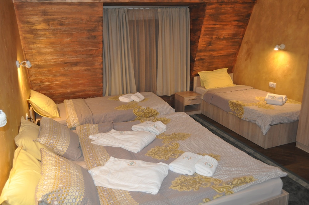 Classic Triple Room (2) photo 3