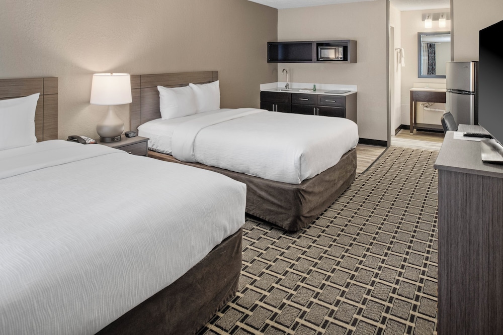 Suite, 2 Queen Beds, Non Smoking (Efficiency) - Photo 2