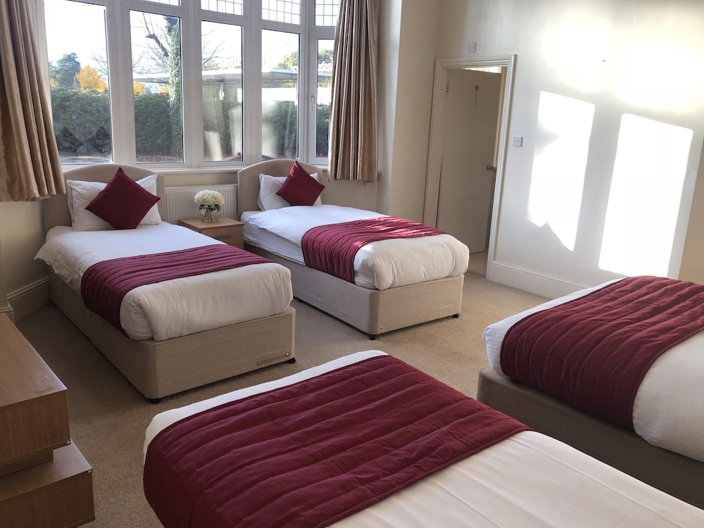 Family Room, Multiple Beds, Ensuite photo 3