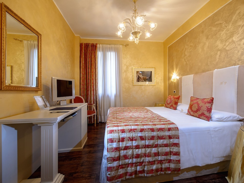 Classic Double or Twin Room photo 3