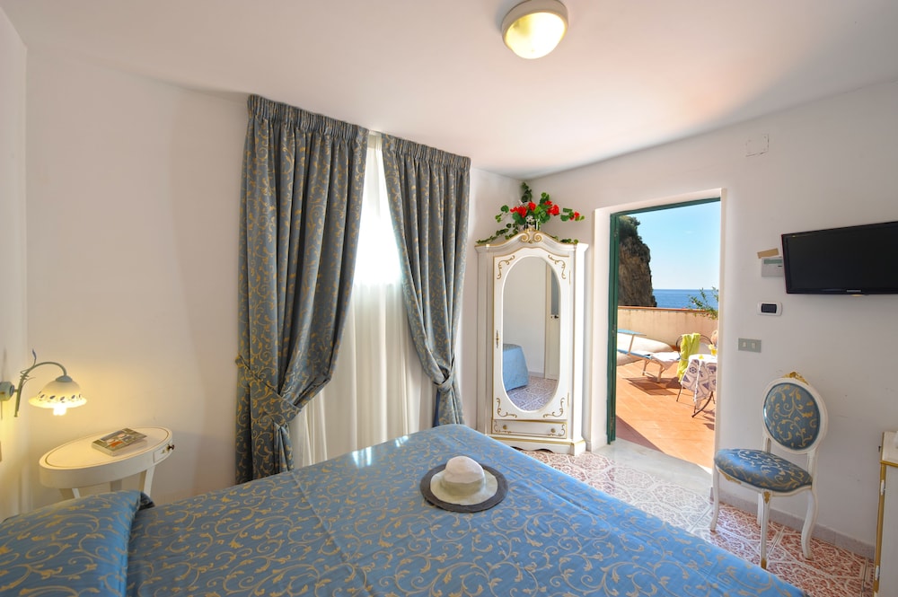 Camera Matrimoniale, vista mare