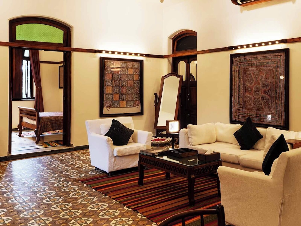 Heritage Magnum Suite - Photo 1
