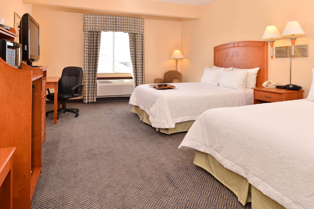 Room, 2 Queen Beds - Photo 1