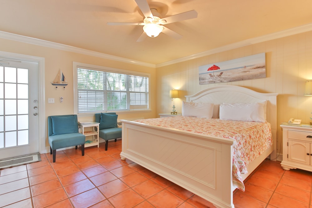 Tortuga Studio Palm Court 2nd Floor (No Elevator, Stairs only)