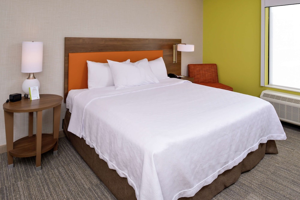 Suite, 1 King Bed, Accessible, Bathtub photo 3