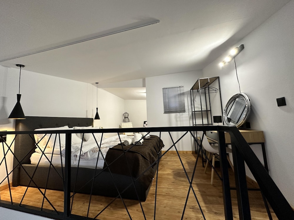 Apartment photo 2