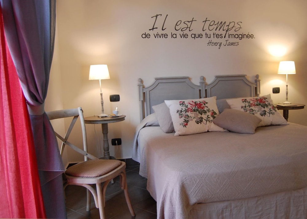 Deluxe Double or Twin Room - Photo 8