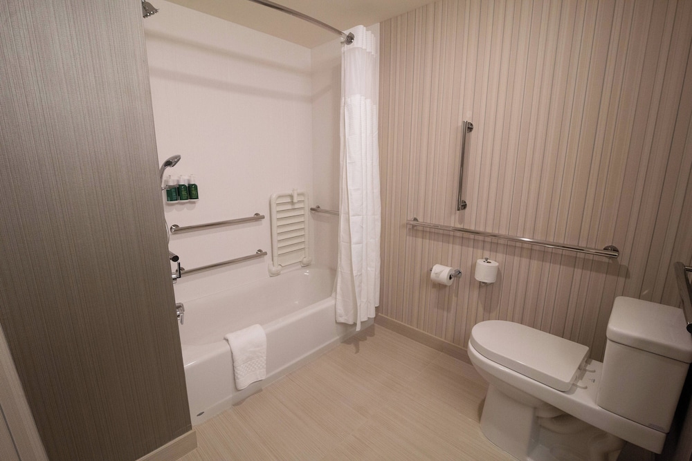 Room, 2 Queen Beds (Mobility/Hearing Accessible, Tub) - Photo 4