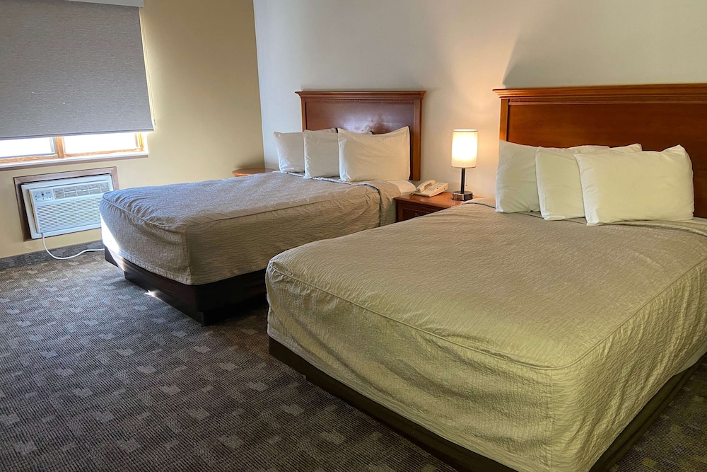 Deluxe Room, 2 Queen Beds, Non Smoking photo 1