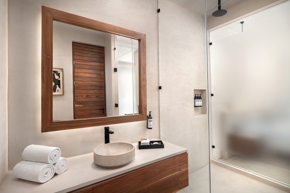 Casa Zamna Ocean Front Junior Suite King