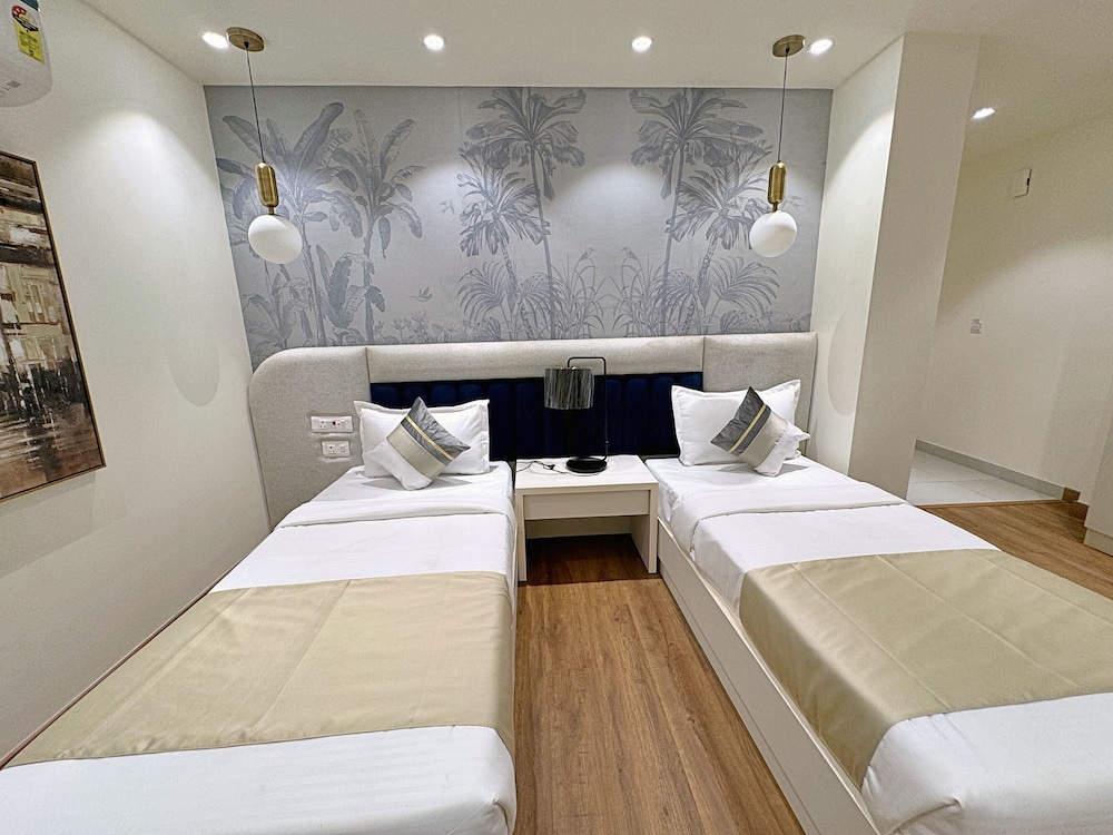 Standard Double or Twin Room, No Windows - Photo 17