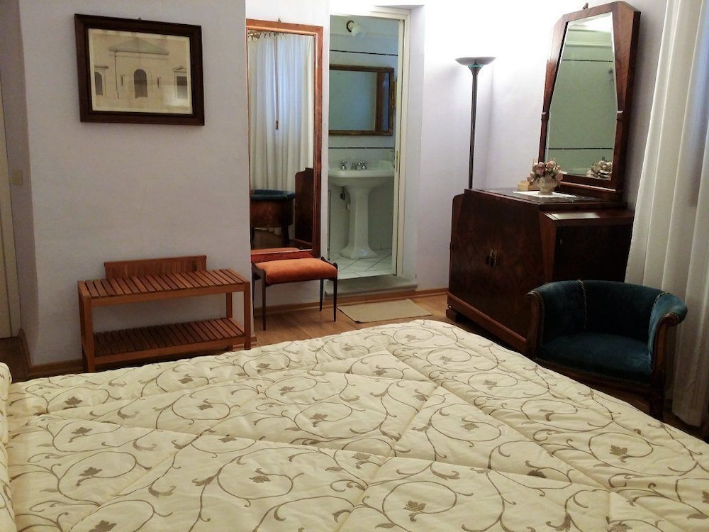 Classic Double Room photo 3