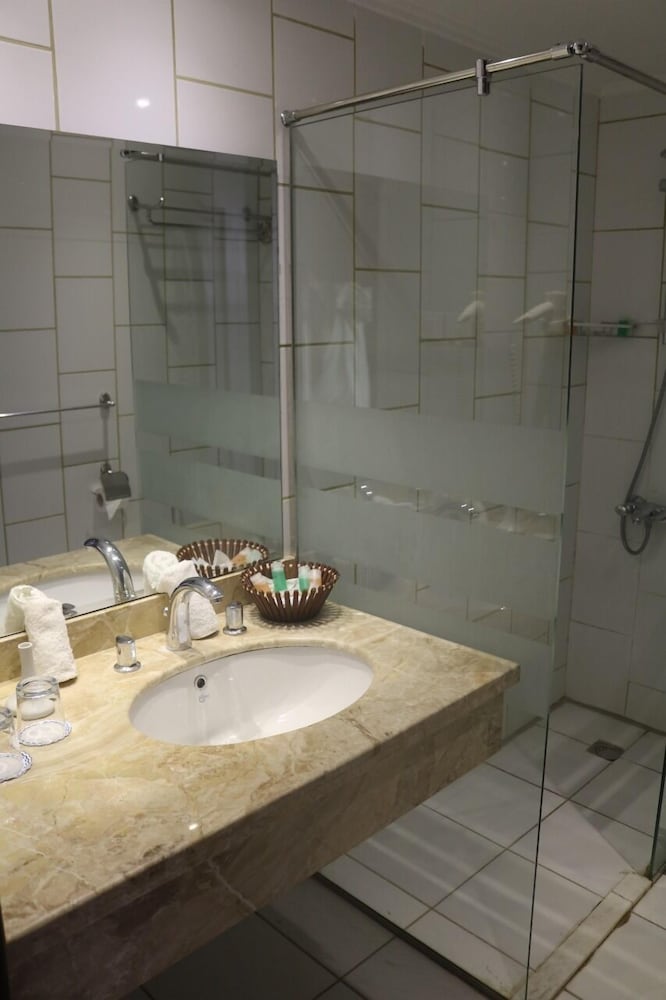Standard Double or Twin Room - Photo 5