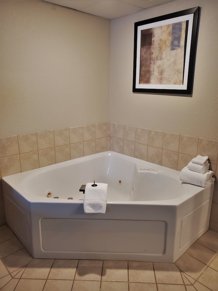 Suite, Queen Bed with Sofa Bed, Non Smoking - Photo 8