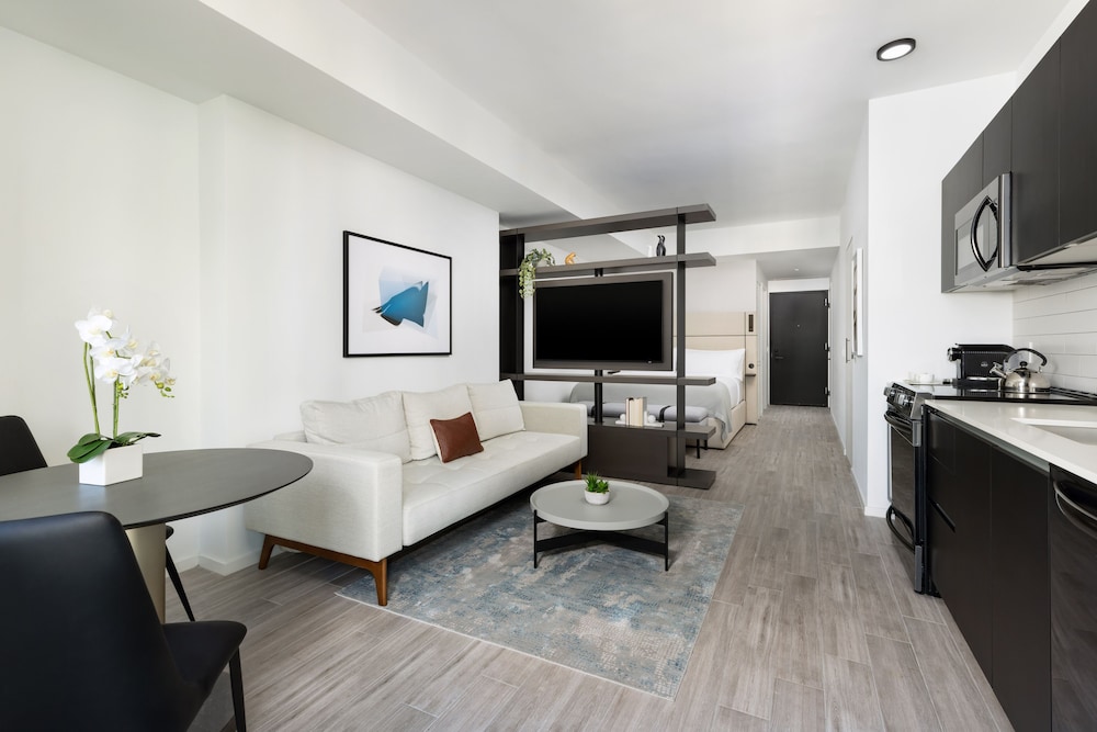 Bay View Studio with King Bed