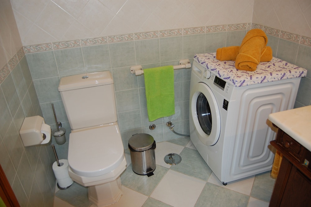 Charming 3-bedroom Villa With Wifi and Central Heating in Beautiful Santa Bárbar, 写真 22