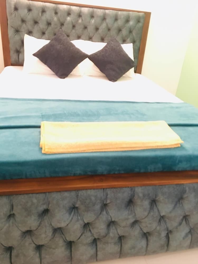 Standard Double Room, Balcony, Garden View