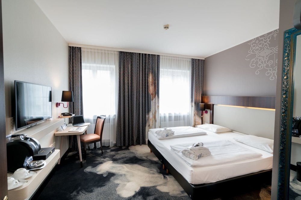 Privilege, Room, 1 Double Bed - Photo 2