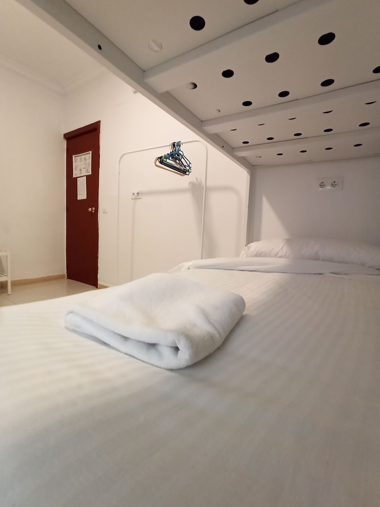Quadruple Room - Photo 3