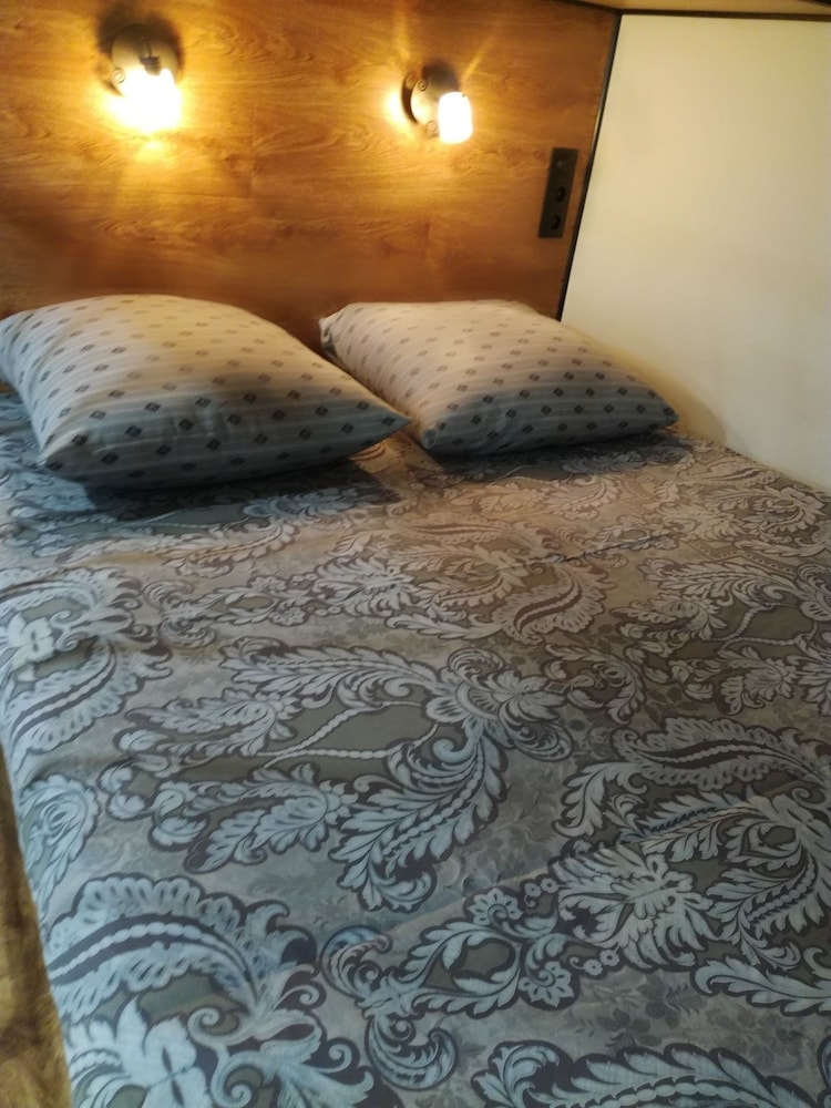 Basic Duplex, Multiple Beds photo 1