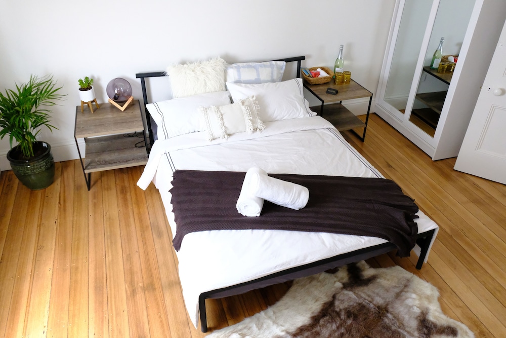Superior Double Room (Shared Bathroom) photo 1