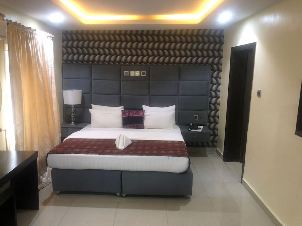 Royal Room photo 2