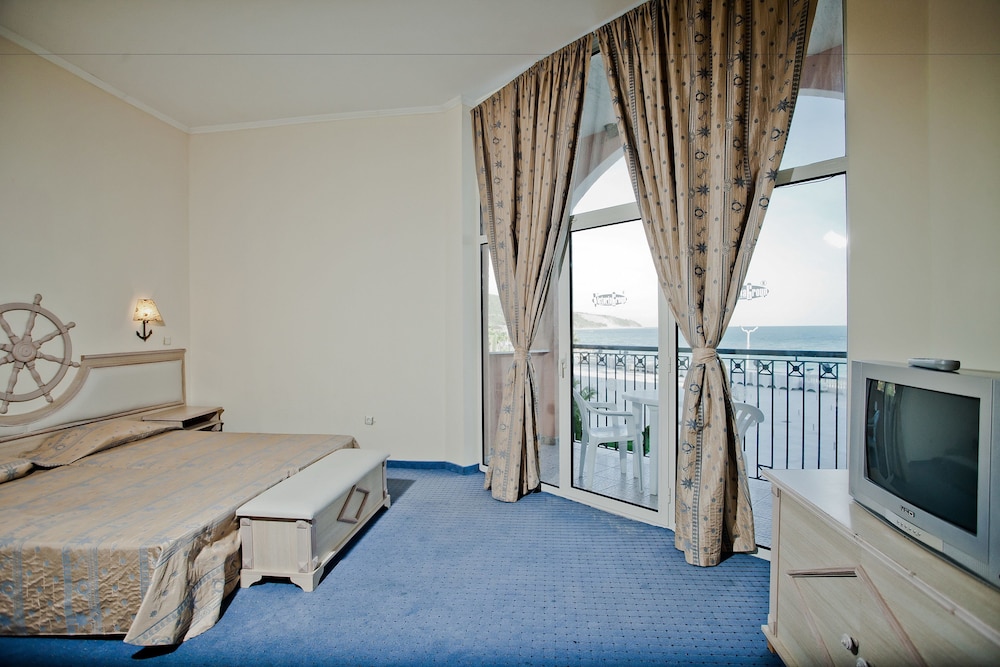 Two Bedroom Studio with Sea View photo 1