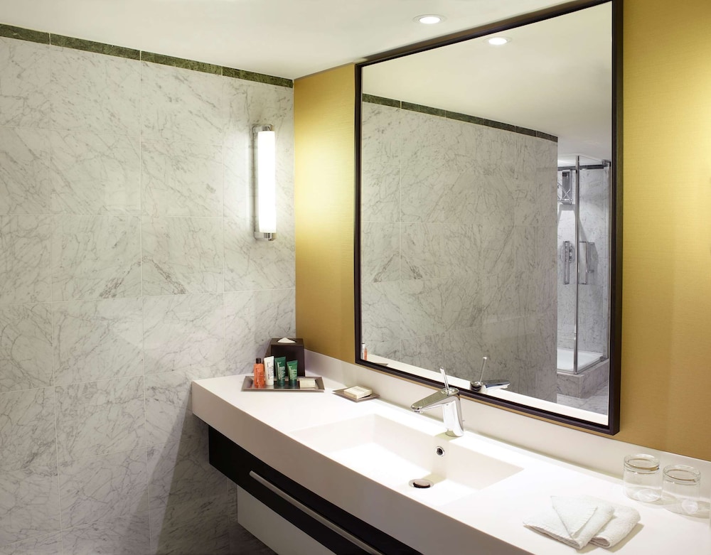Junior Suite, 2 Twin Beds, Club Lounge Access