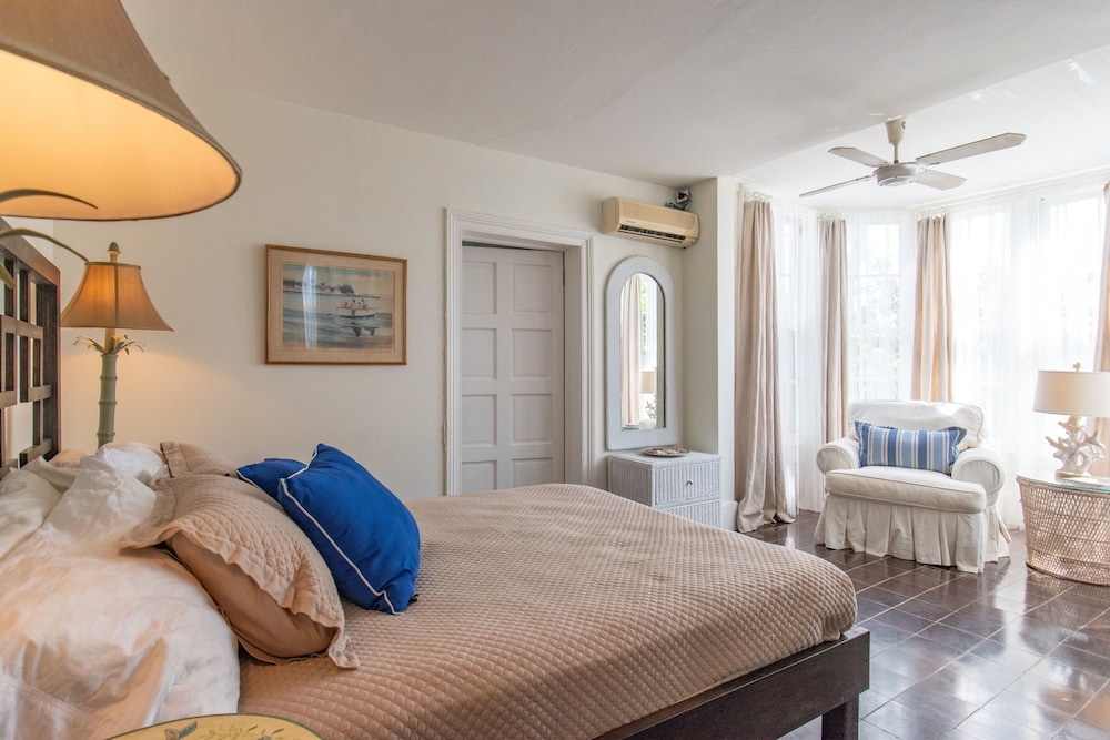 House, 6 Bedrooms