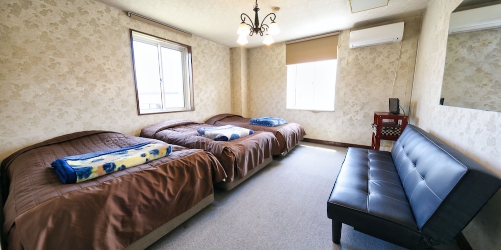 Basic Triple Room