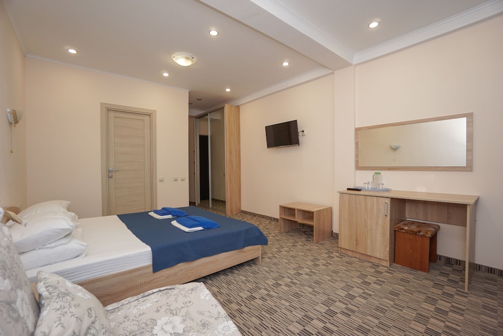 Standard Triple Room, Balcony (Cottage #1-2) photo 2