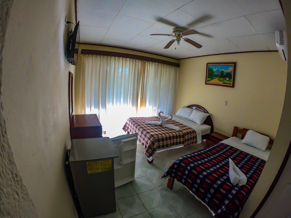 Family Triple Room photo 2