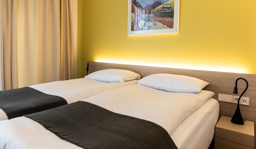 Standard Double or Twin Room - Photo 6