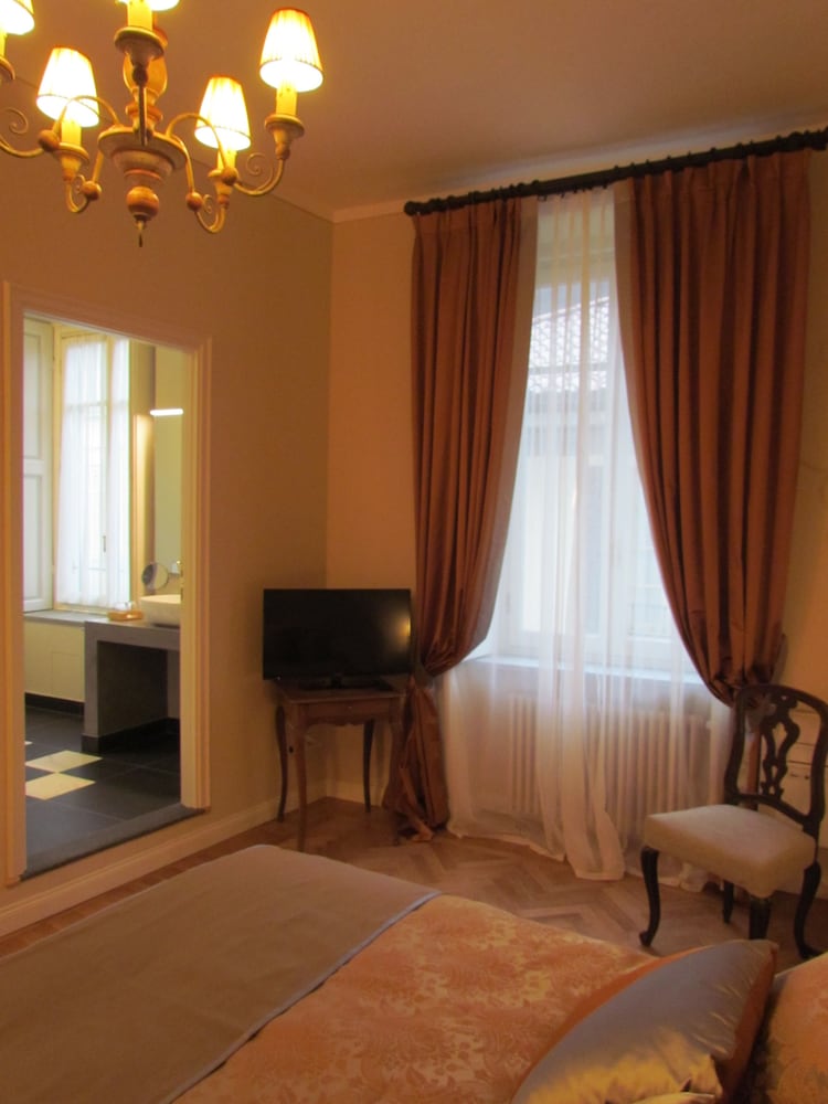 Deluxe Suite photo 3