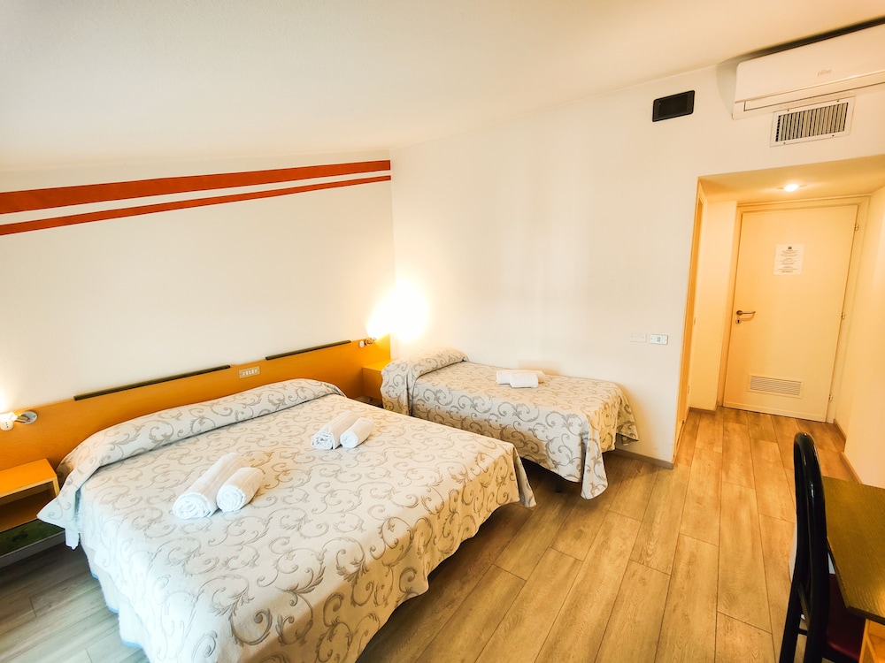 Economy Triple Room