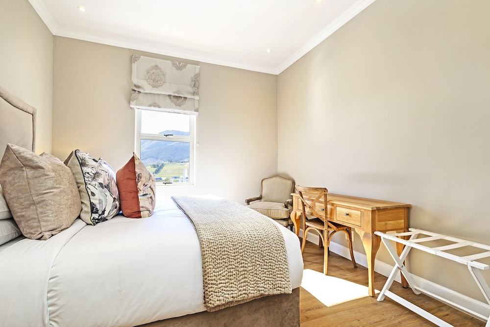 Luxury Villa, 2 Bedrooms, Mountain View