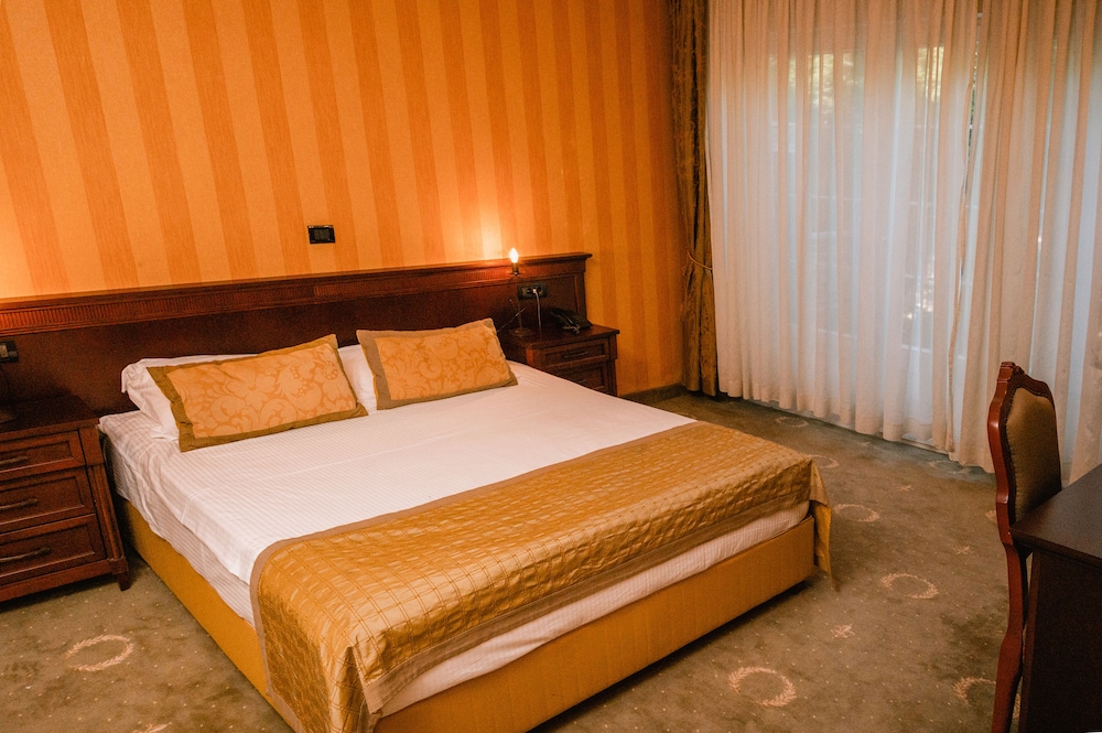Luxury Suite, 1 King Bed photo 3