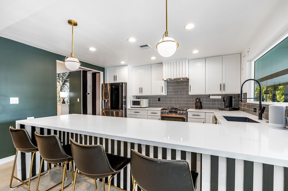 The Ritz - Luxury Home With Pool Speakeasy Bar, Billede 88