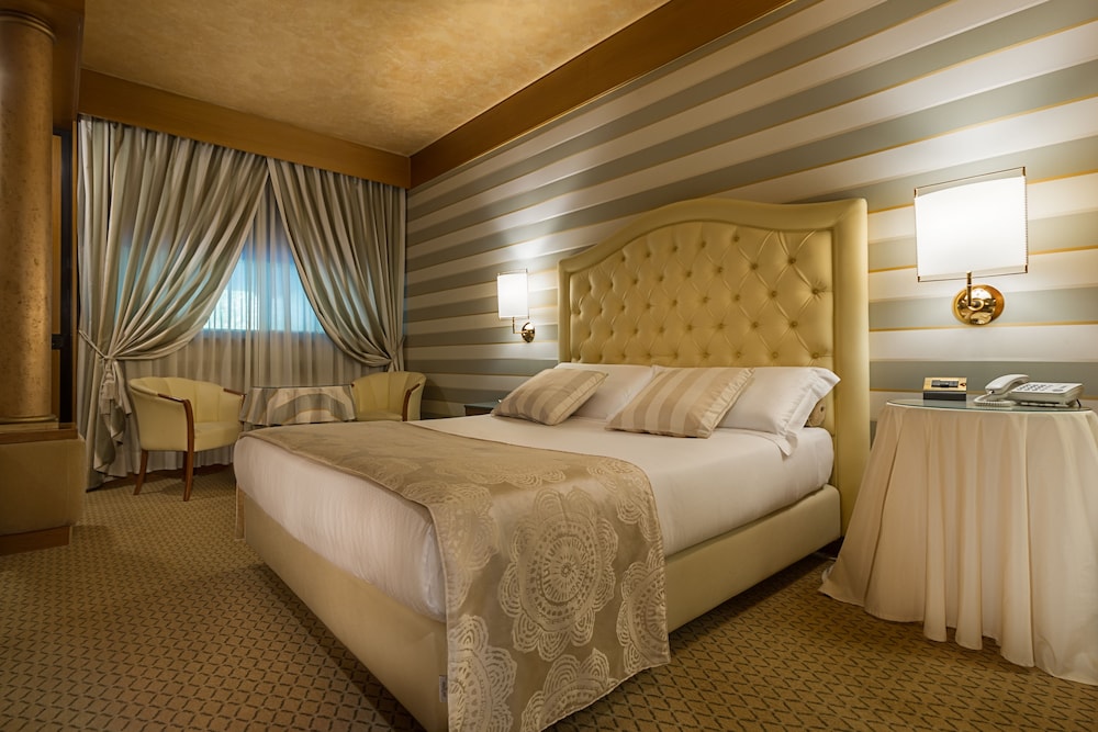 Deluxe Double Room, Ground Floor - Photo 1