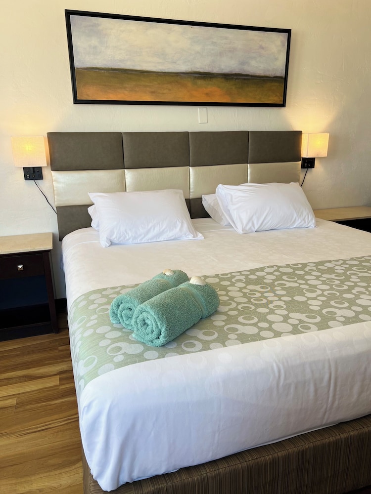 Partial Ocean View, 1 King Bed with Kitchenette - Photo 20