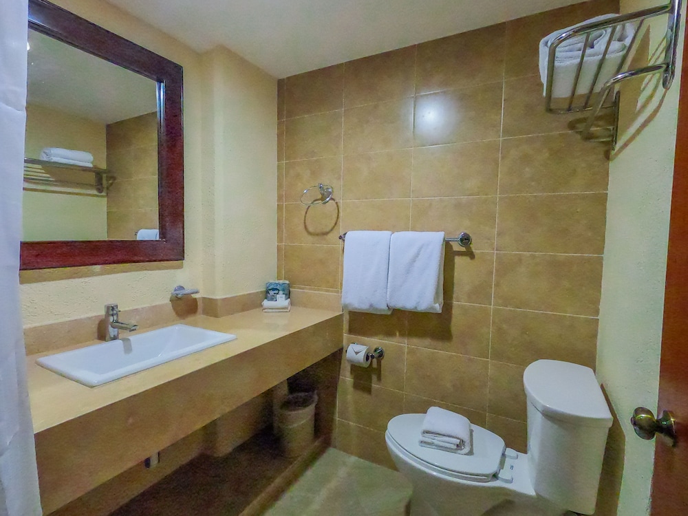 Junior Suite, 2 Double Beds - Photo 2