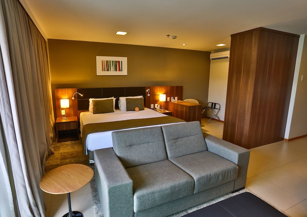 Deluxe Suite, 1 King Bed photo 2