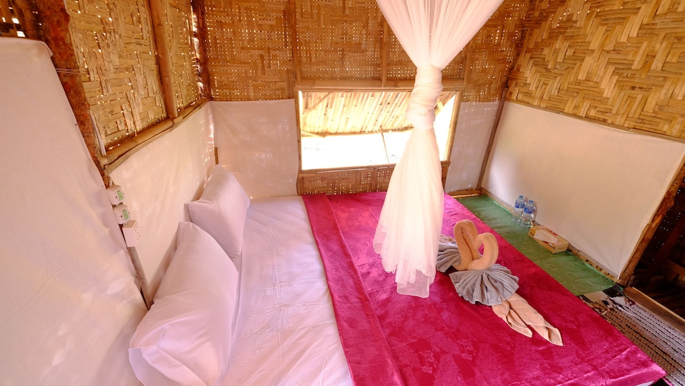 Bamboo Cottage with Fan photo 2