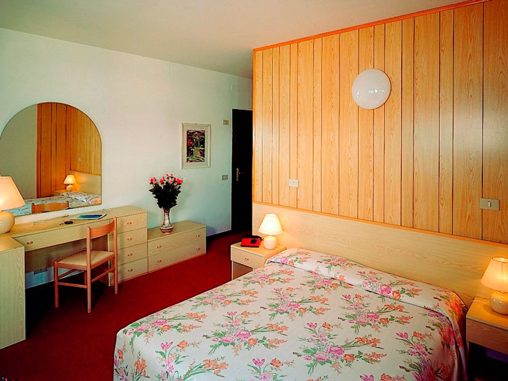 Junior Suite, Oceanfront photo 3