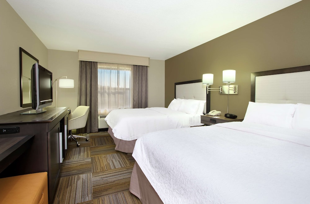 Two queen beds nonsmoking - Photo 1